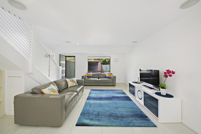 Photo - 14/123-125 Barbaralla Drive, Springwood QLD 4127 - Image 2