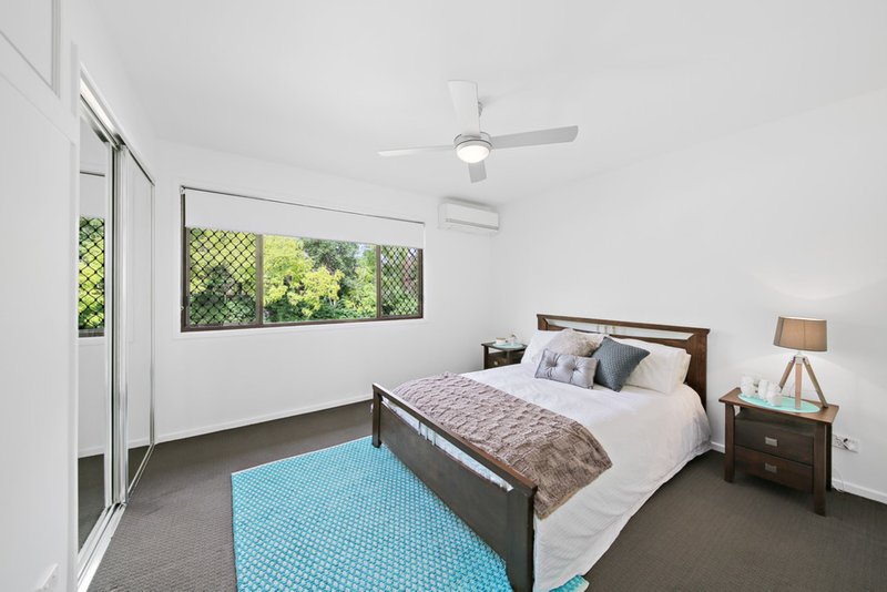 Photo - 14/123-125 Barbaralla Drive, Springwood QLD 4127 - Image 5