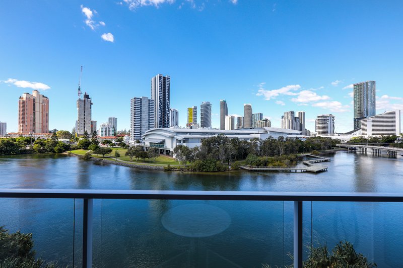 Photo - 1412/33 T E Peters Drive, Broadbeach Waters QLD 4218 - Image 4