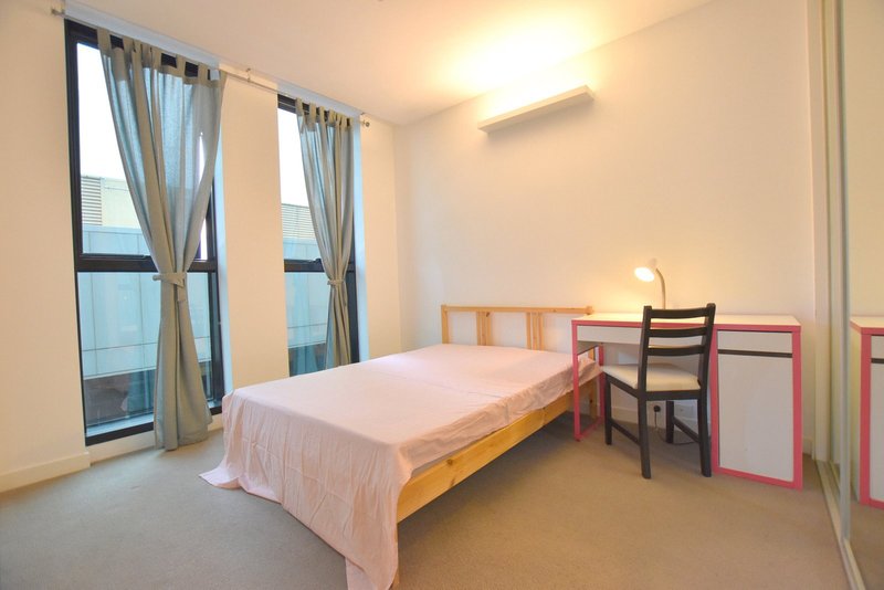 Photo - 1412/470 St Kilda Road, Melbourne VIC 3004 - Image 3