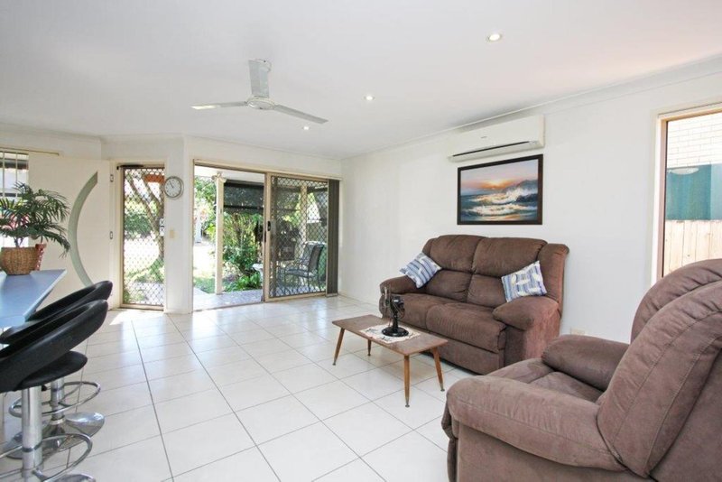 Photo - 14/137 Olsen Avenue, Labrador QLD 4215 - Image 1