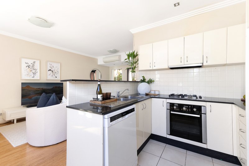 Photo - 14/15-21 Webb Avenue, Hornsby NSW 2077 - Image 2