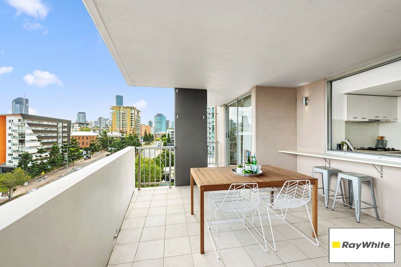 Photo - 14/153 Lambert Street, Kangaroo Point QLD 4169 - Image 1