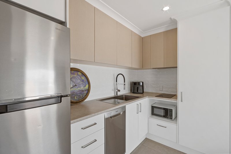 Photo - 14/16-18 Abalone Avenue, Paradise Point QLD 4216 - Image 4