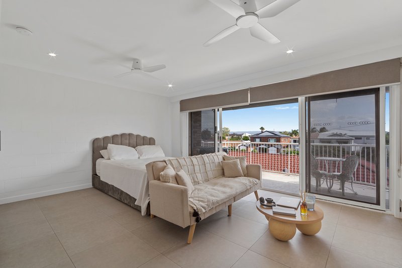 Photo - 14/16-18 Abalone Avenue, Paradise Point QLD 4216 - Image 5