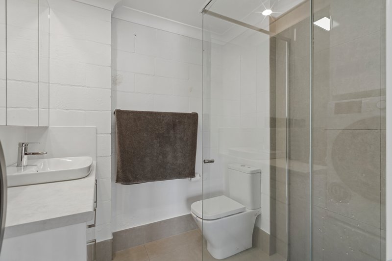 Photo - 14/16-18 Abalone Avenue, Paradise Point QLD 4216 - Image 7