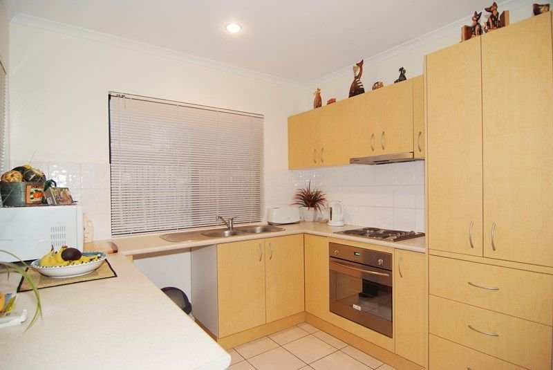 Photo - 14/16 Beach Road, Cannonvale QLD 4802 - Image 3