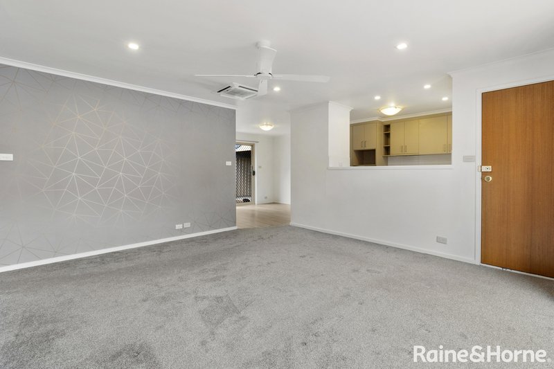 Photo - 14/17 Brudenell Drive, Jerrabomberra NSW 2619 - Image 4