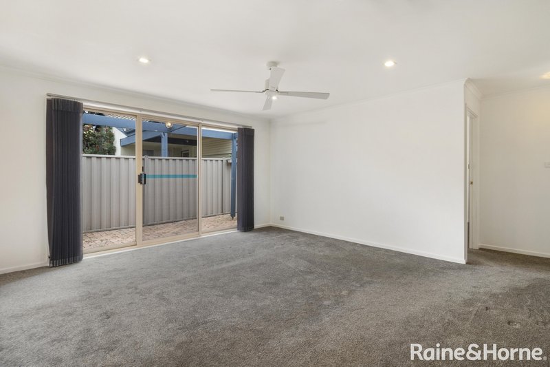 Photo - 14/17 Brudenell Drive, Jerrabomberra NSW 2619 - Image 6