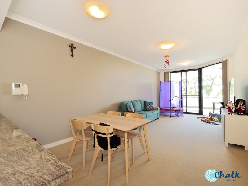 Photo - 14/17 Rockingham Beach Road, Rockingham WA 6168 - Image 10