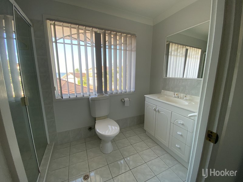 Photo - 14/18 Spinnaker Quay, Sandstone Point QLD 4511 - Image 7