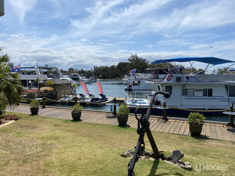 Photo - 14/18 Spinnaker Quay, Sandstone Point QLD 4511 - Image 19