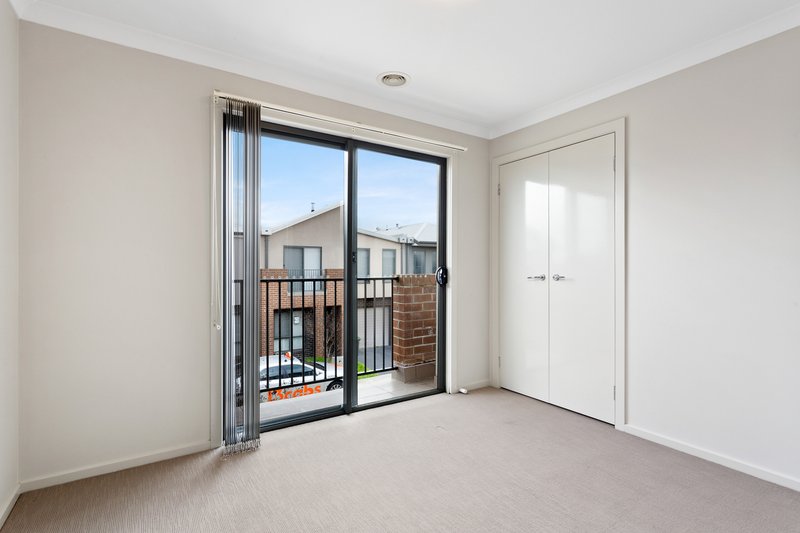 Photo - 14/180 Henry Road, Pakenham VIC 3810 - Image 7