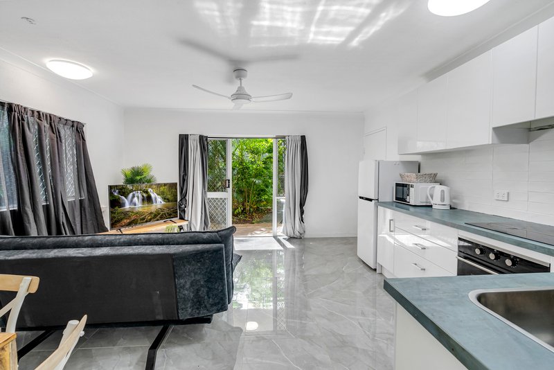 Photo - 14/192-196 Mann Street, Westcourt QLD 4870 - Image 5