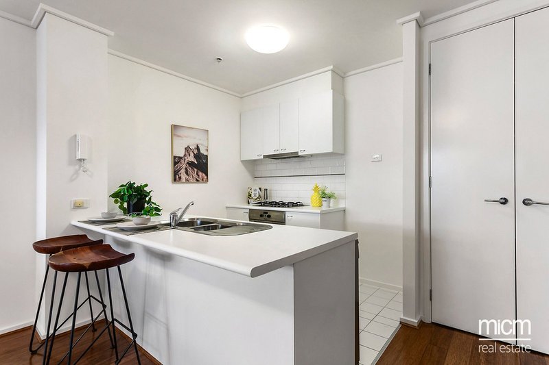 Photo - 141/99 Whiteman Street, Southbank VIC 3006 - Image 3