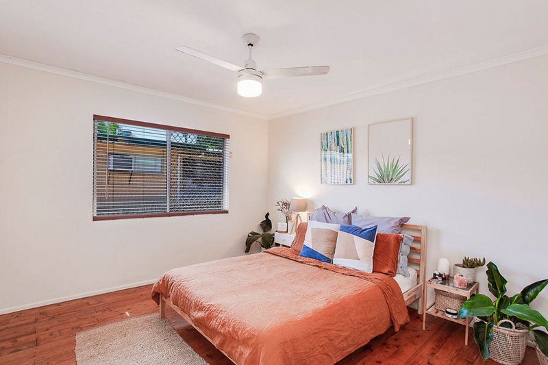 Photo - 1/42-44 West Burleigh Road, Burleigh Heads QLD 4220 - Image 5