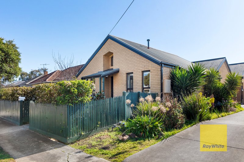 Photo - 1/42 Apex Avenue, Belmont VIC 3216 - Image 2