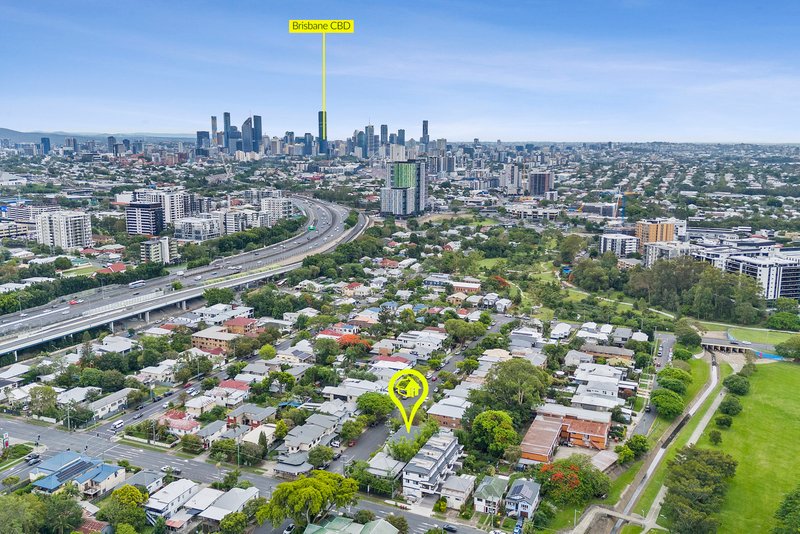 1/42 Baron Street, Greenslopes QLD 4120