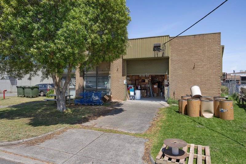 Photo - 1/42 Burgess Road, Bayswater North VIC 3153 - Image 1