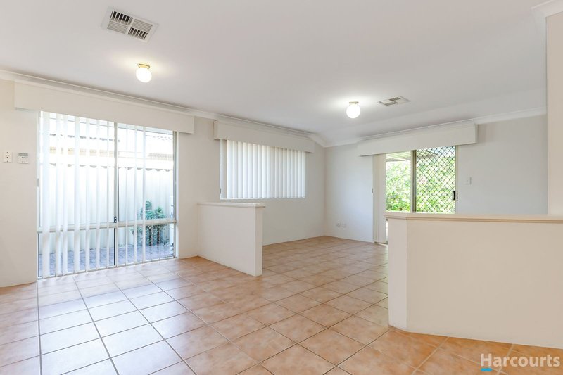 Photo - 142 Caledonia Avenue, Currambine WA 6028 - Image 3