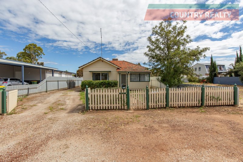 Photo - 142 Chidlow Street, Northam WA 6401 - Image 6