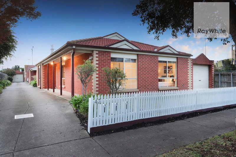 1/42 Collier Court, Strathmore Heights VIC 3041