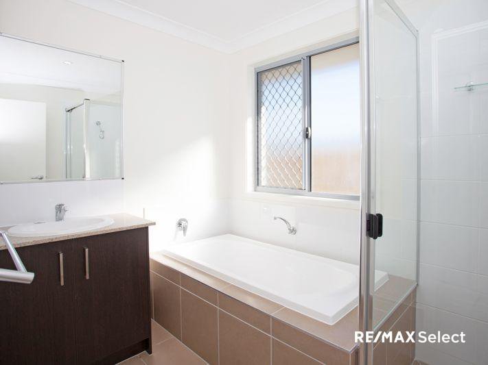 Photo - 1/42 Fairway Drive, Bakers Creek QLD 4740 - Image 2