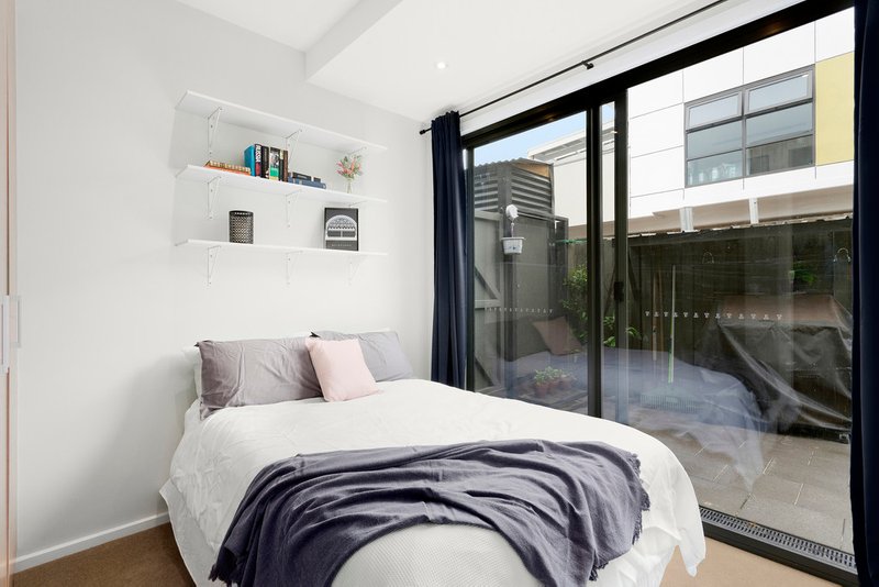 Photo - 14/2 Gibson Street, Caulfield East VIC 3145 - Image 6