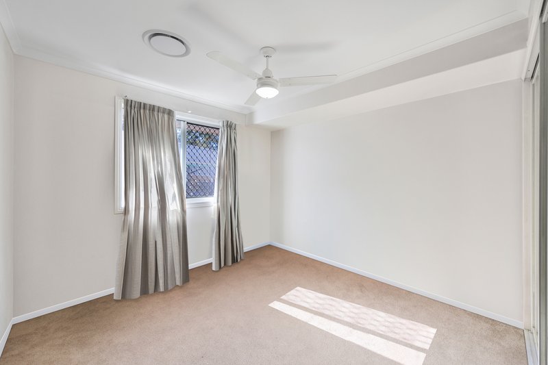 Photo - 1/42 Golf View Drive, Boyne Island QLD 4680 - Image 9