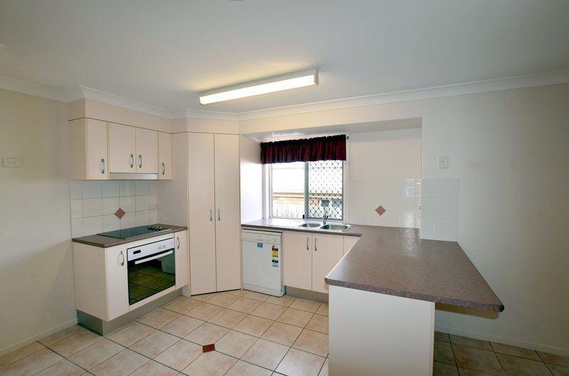 Photo - 1/42 Golf View Drive, Boyne Island QLD 4680 - Image 3