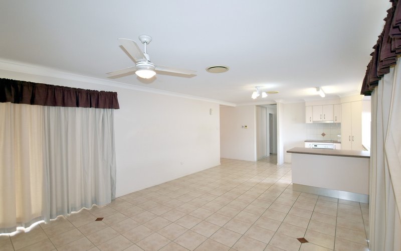 Photo - 1/42 Golf View Drive, Boyne Island QLD 4680 - Image 10