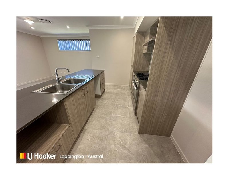 Photo - 142 Horologium Road, Austral NSW 2179 - Image 2
