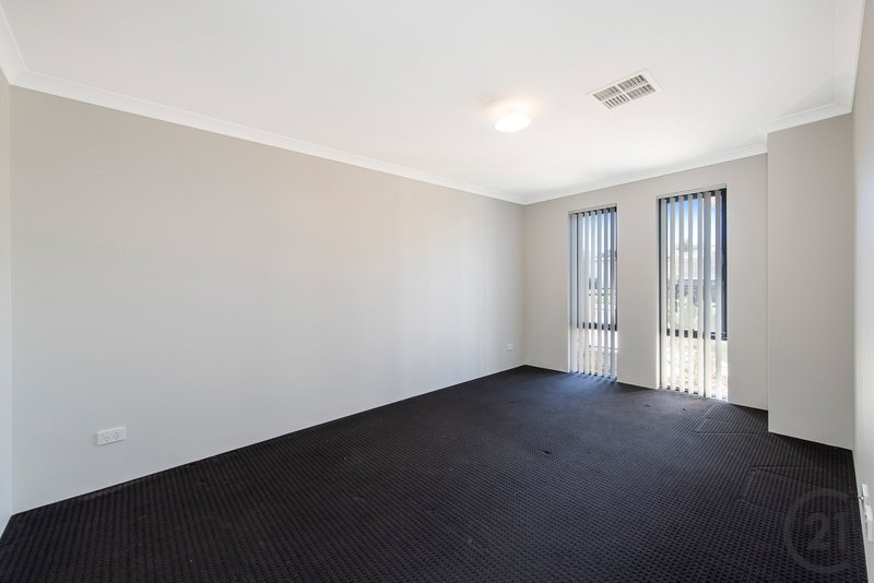 Photo - 142 Lambeth Circle, Wellard WA 6170 - Image 5
