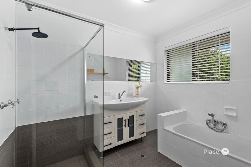 Photo - 1/42 Macaulay Street, Coorparoo QLD 4151 - Image 13