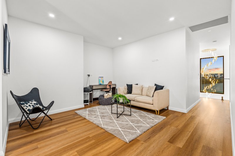 Photo - 142 Parkway Drive, Marsden Park NSW 2765 - Image 4