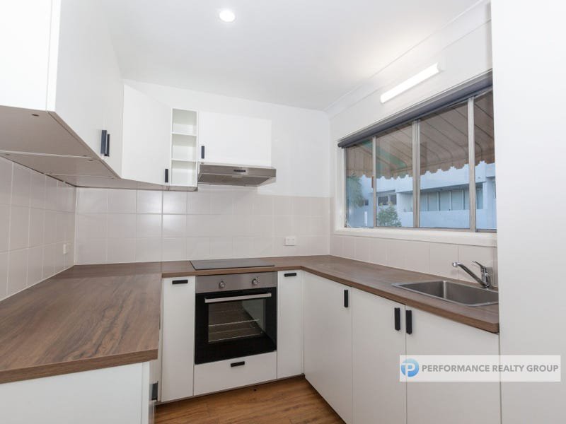 Photo - 1/42 Peerless Avenue, Mermaid Beach QLD 4218 - Image 3