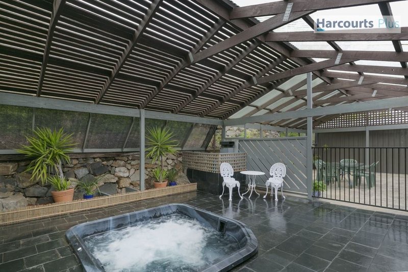 Photo - 142 Perry Barr Road, Hallett Cove SA 5158 - Image 12