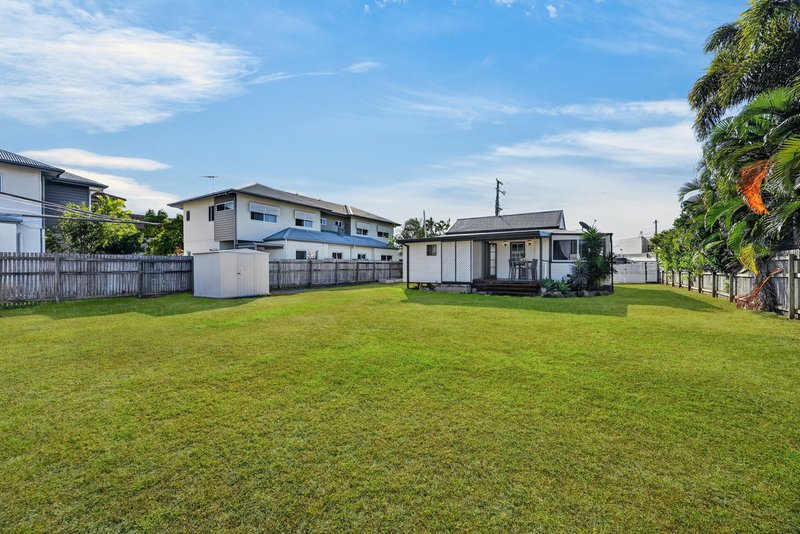 Photo - 142 Queens Road, Hermit Park QLD 4812 - Image 24