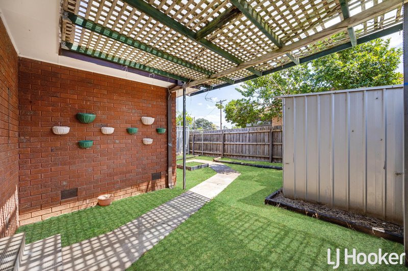 Photo - 1/42 Raglan Street, Darley VIC 3340 - Image 2