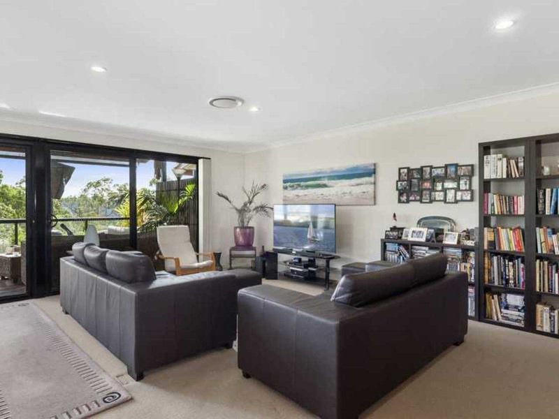 Photo - 14/2 Ridgeline Way, Highland Park QLD 4211 - Image 3