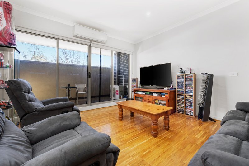 Photo - 1/42 Rowell Drive, Mernda VIC 3754 - Image 4