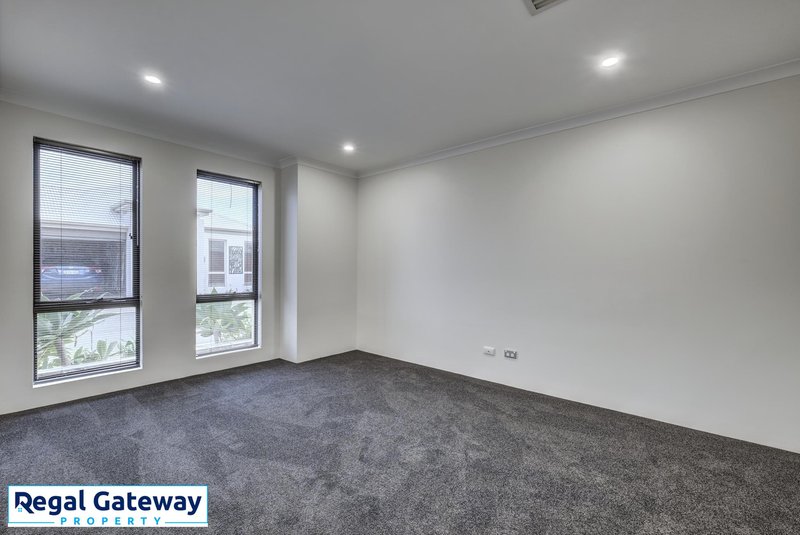 Photo - 14/2 Twilight Mews, Aubin Grove WA 6164 - Image 4