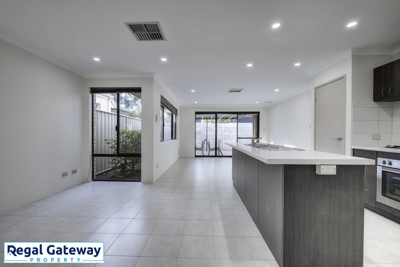 Photo - 14/2 Twilight Mews, Aubin Grove WA 6164 - Image 7