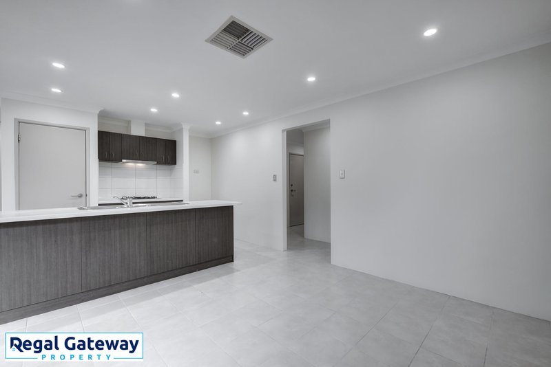 Photo - 14/2 Twilight Mews, Aubin Grove WA 6164 - Image 8