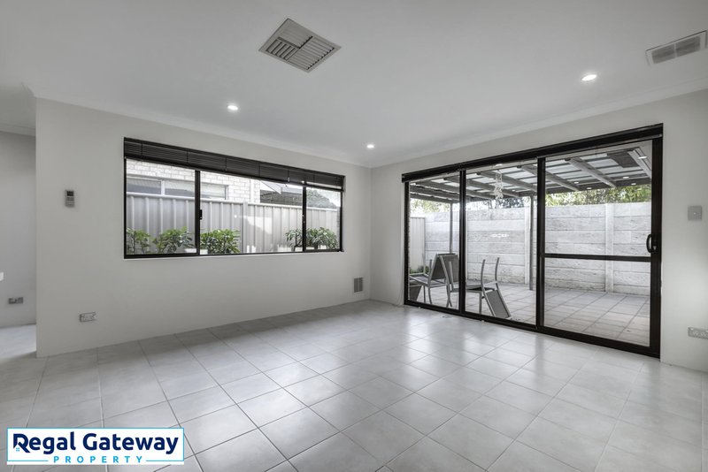 Photo - 14/2 Twilight Mews, Aubin Grove WA 6164 - Image 12