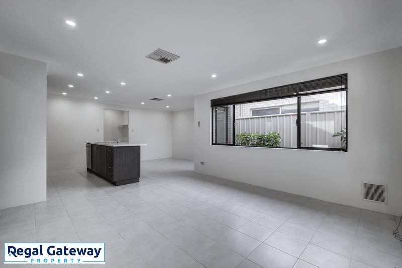 Photo - 14/2 Twilight Mews, Aubin Grove WA 6164 - Image 13