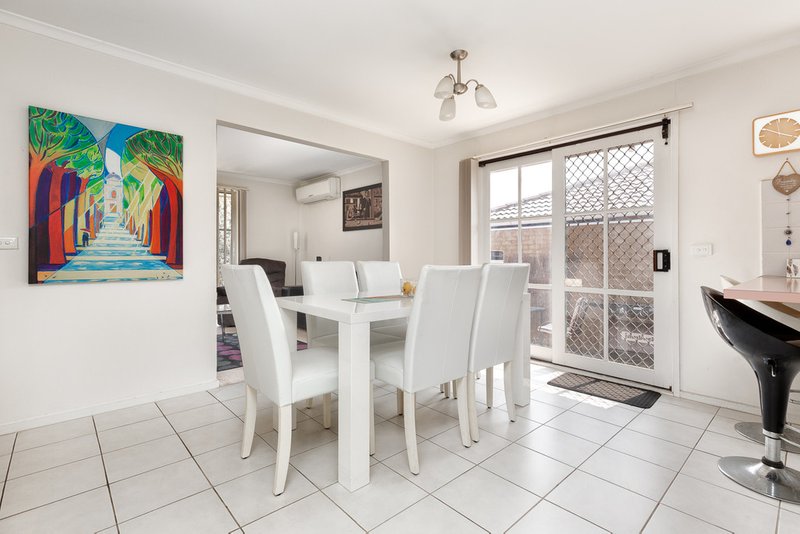 Photo - 1/42 Van Der Haar Avenue, Berwick VIC 3806 - Image 3