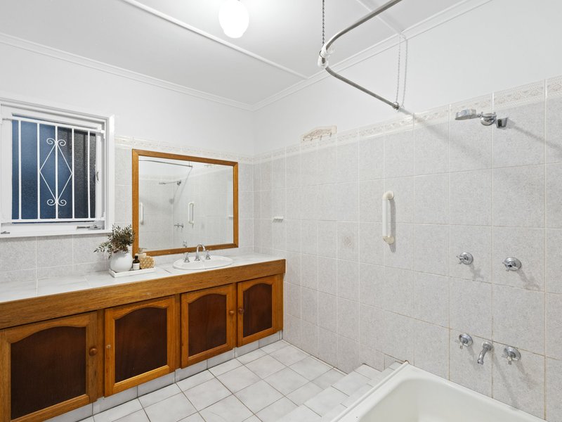 Photo - 142 White Street, Wavell Heights QLD 4012 - Image 11