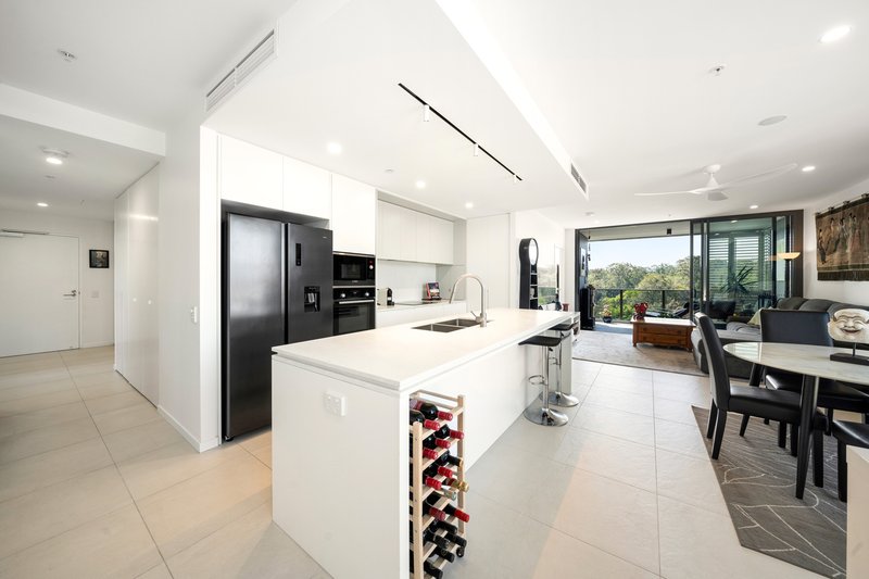 Photo - 14/20 Executive Drive, Burleigh Waters QLD 4220 - Image 5