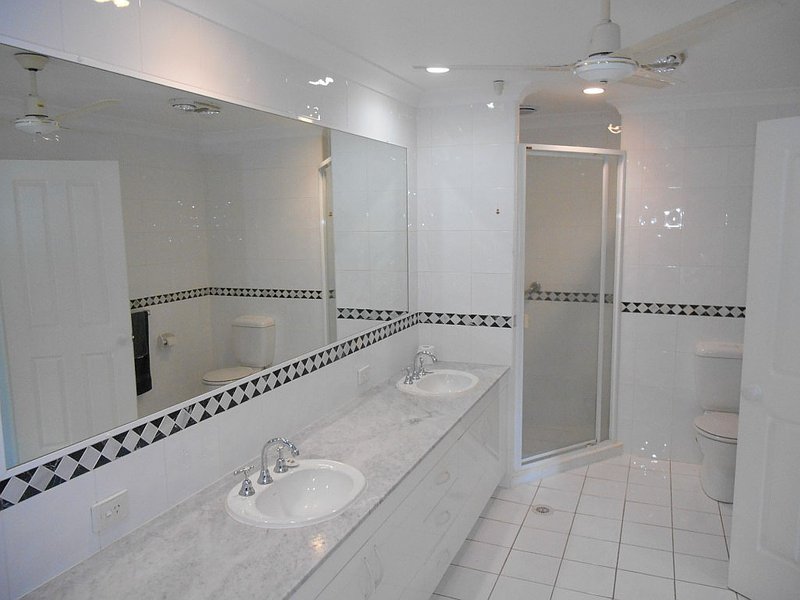 Photo - 142/125 Santa Cruz Boulevard, Clear Island Waters QLD 4226 - Image 5